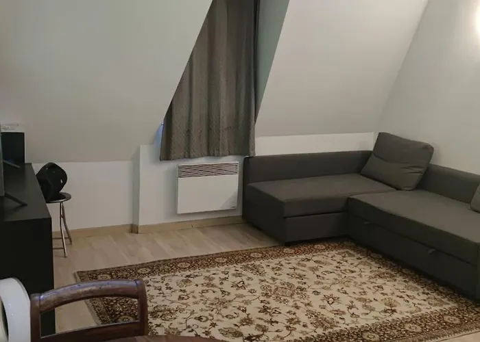 Апартаменты Cosy Ternes Near Palais De Congres *